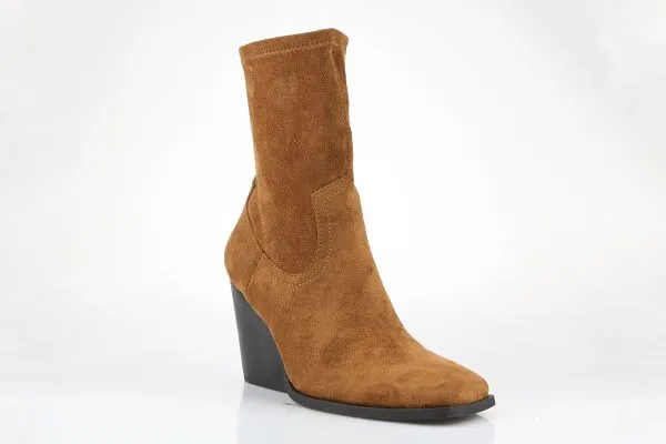 Women's Boots With Chunky Heel